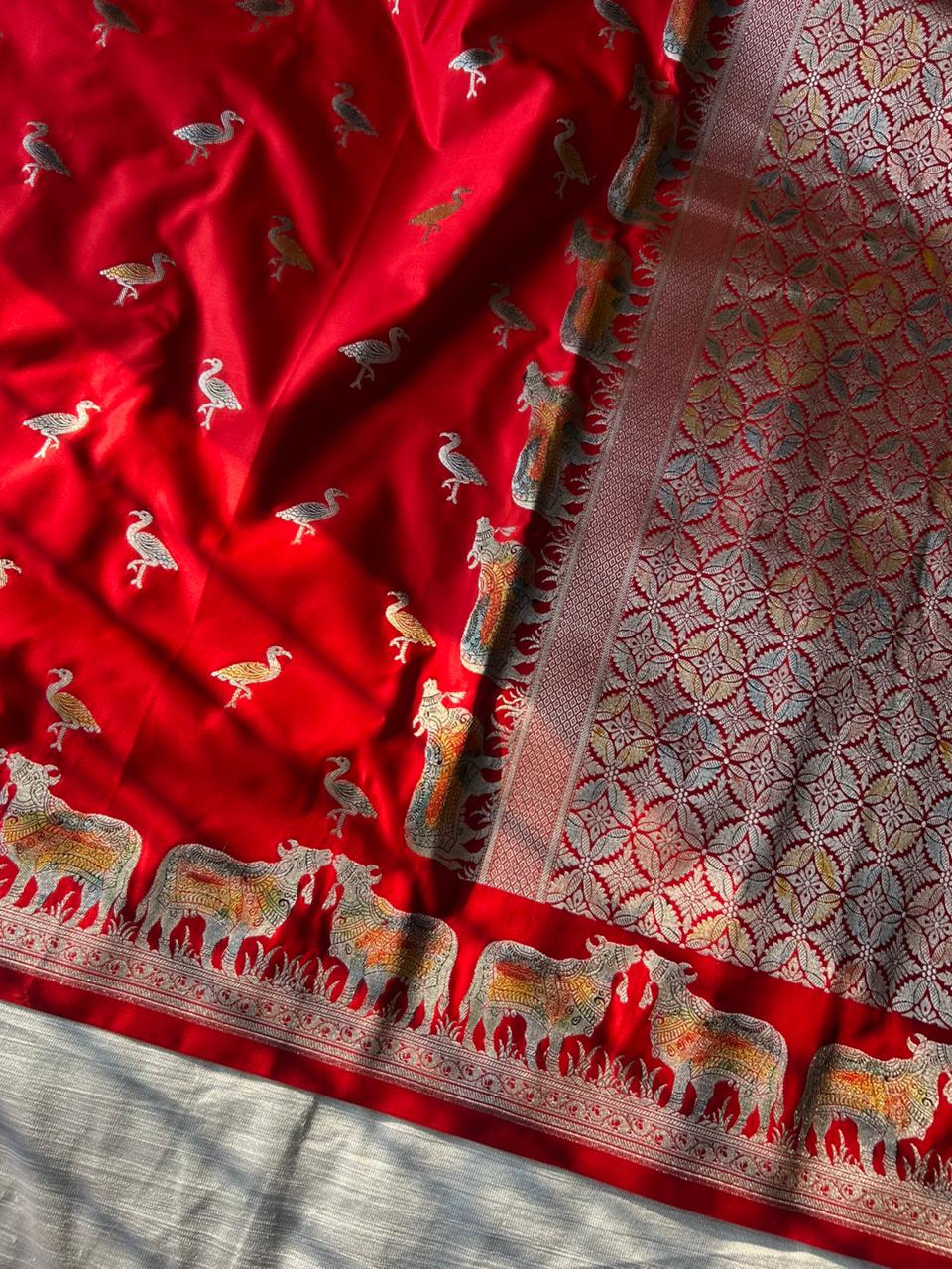 Royal Shikargah Meenakari Bail Design Banarasi Saree