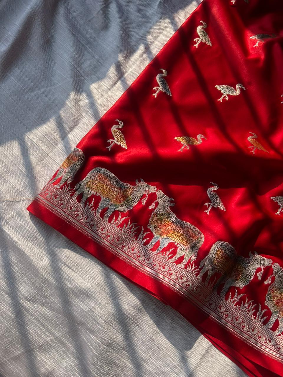 Royal Shikargah Meenakari Bail Design Banarasi Saree