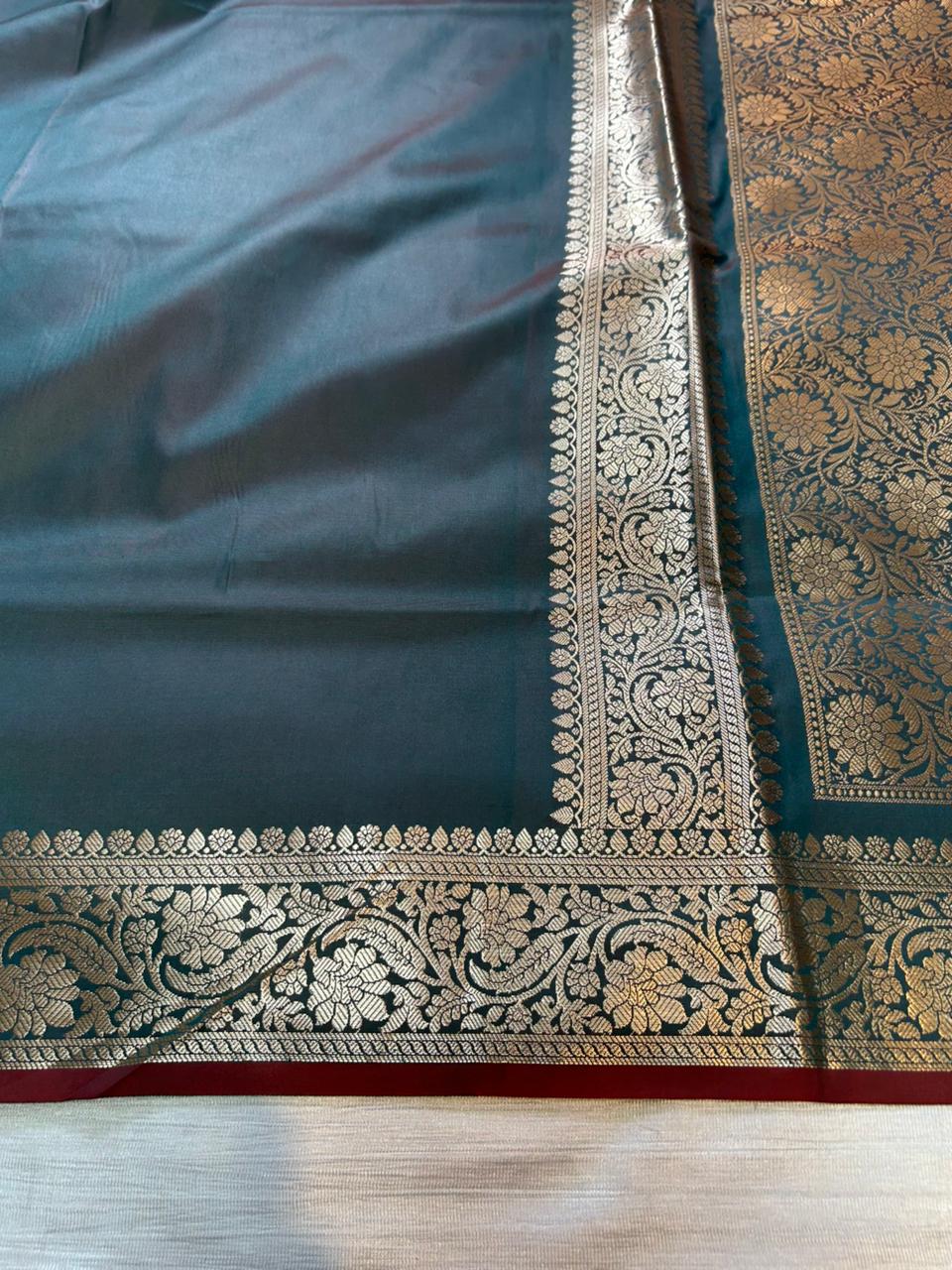 Emerald Green Plain Body Semi Katan Silk Banarasi Saree with Brocade Blouse | Dual Shade Lightweight Saree