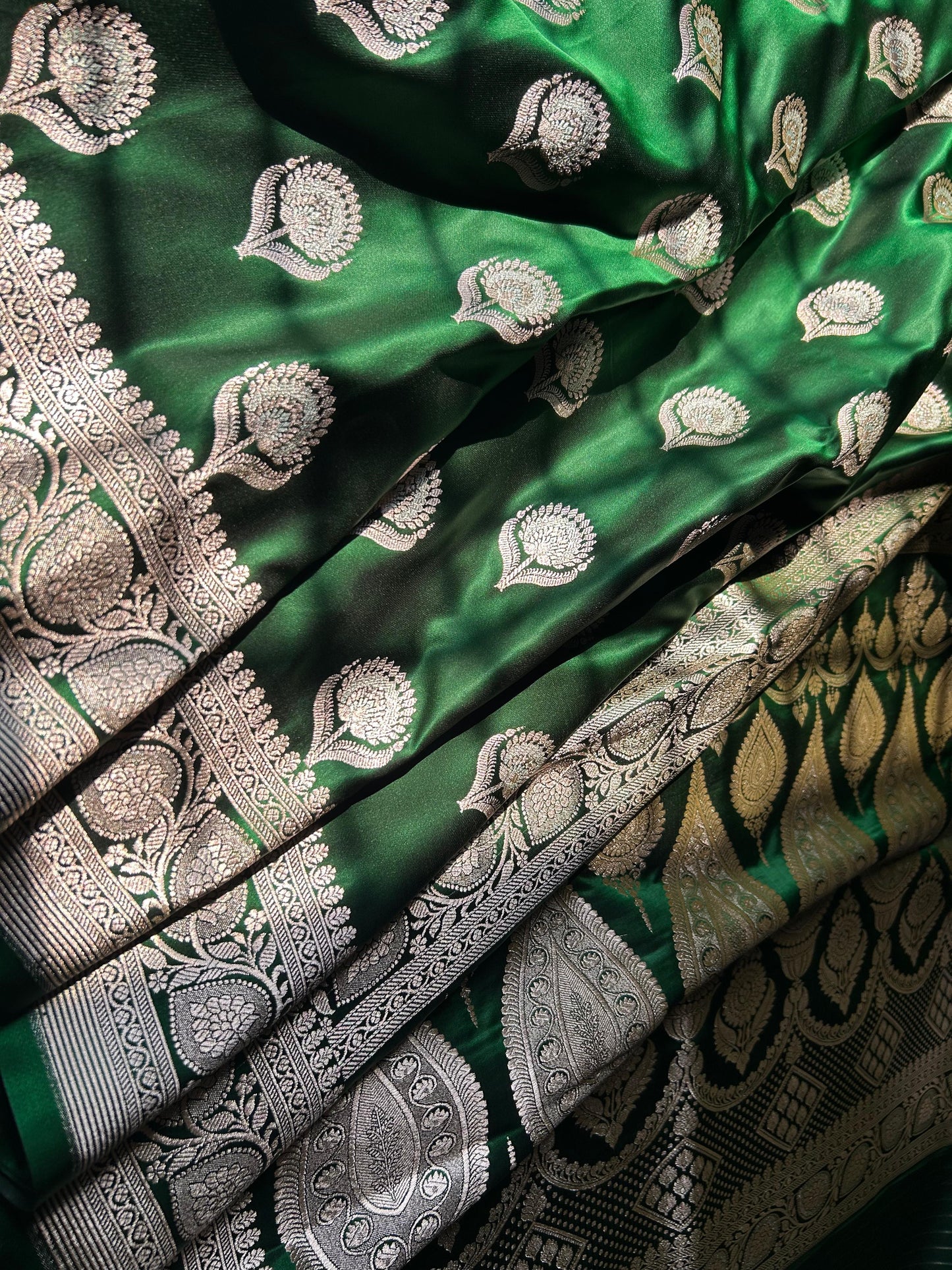 Bottle Green Sona Rupa Butta Mashru Silk Saree – Elegant Heritage in Every Drape