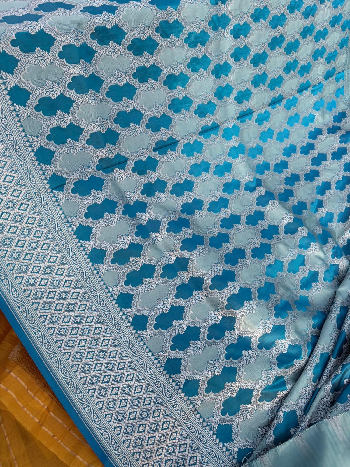 Premium Mashru Katan Silk Banarasi Saree – Dual-Tone Blue Mughlai Door Rangkat