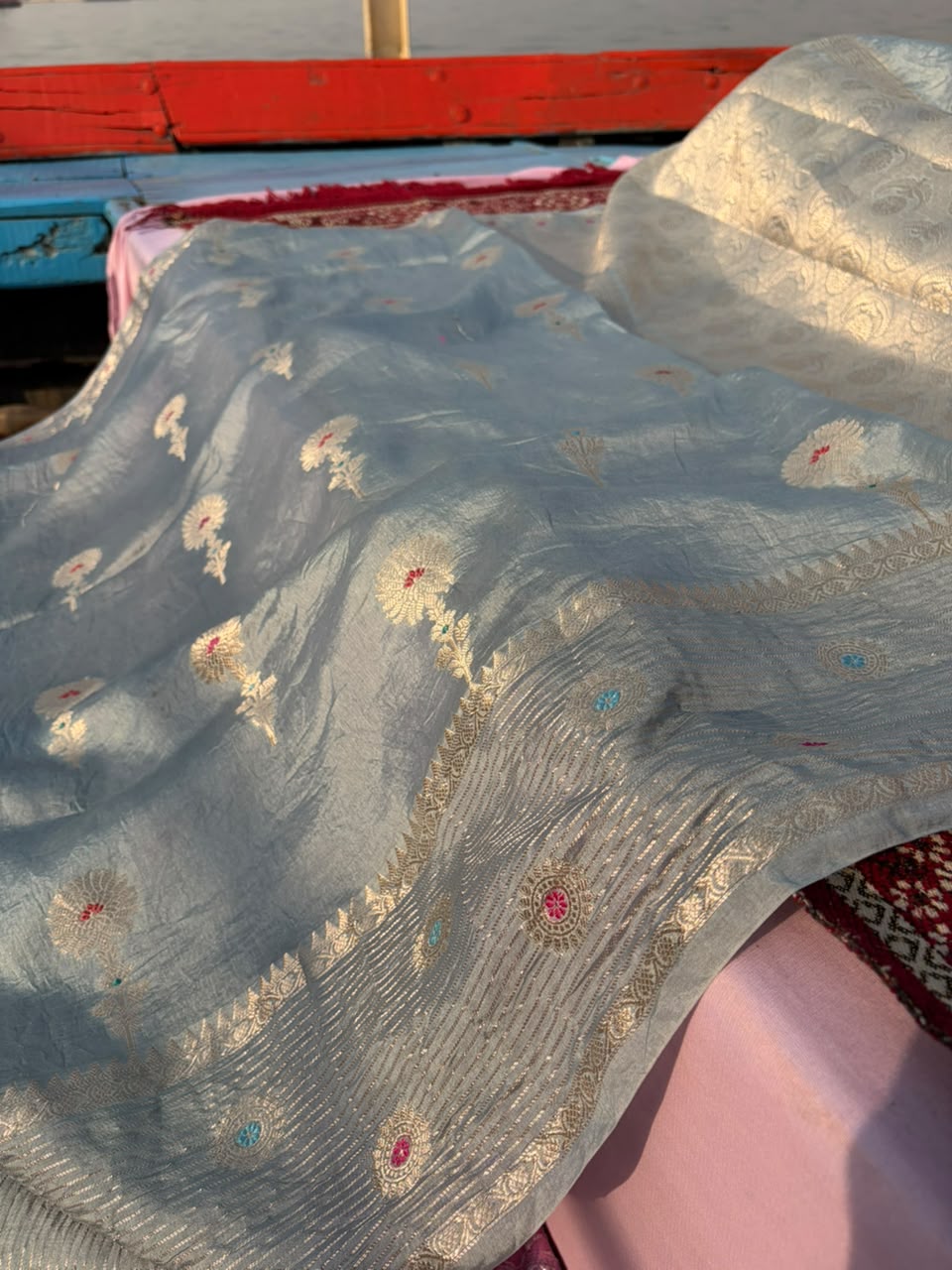 Premium Blended Raw Mango Silk Banarasi Saree – White with Red & Silver Meenakari