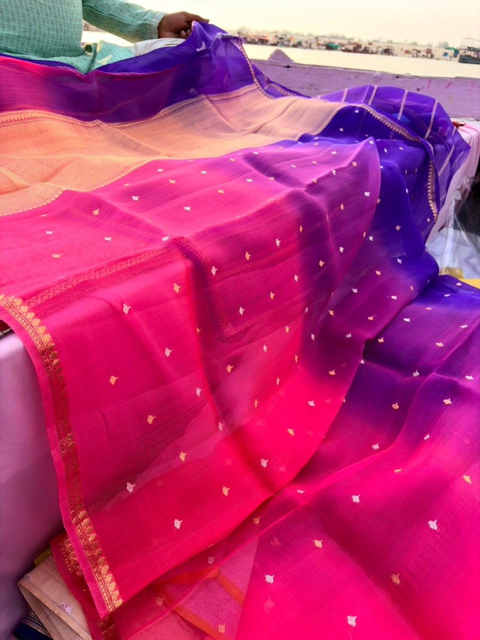 Pure Organza Banarasi Saree 3D Dye Pink Royal Blue - view 5