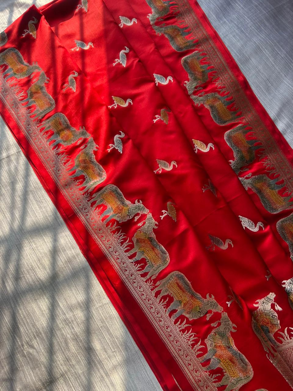 Royal Shikargah Meenakari Bail Design Banarasi Saree