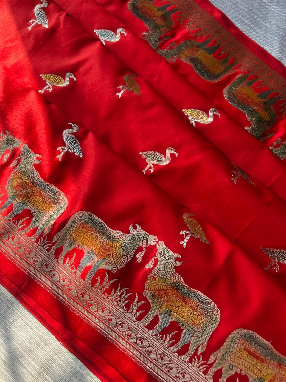 Royal Shikargah Meenakari Bail Design Banarasi Saree