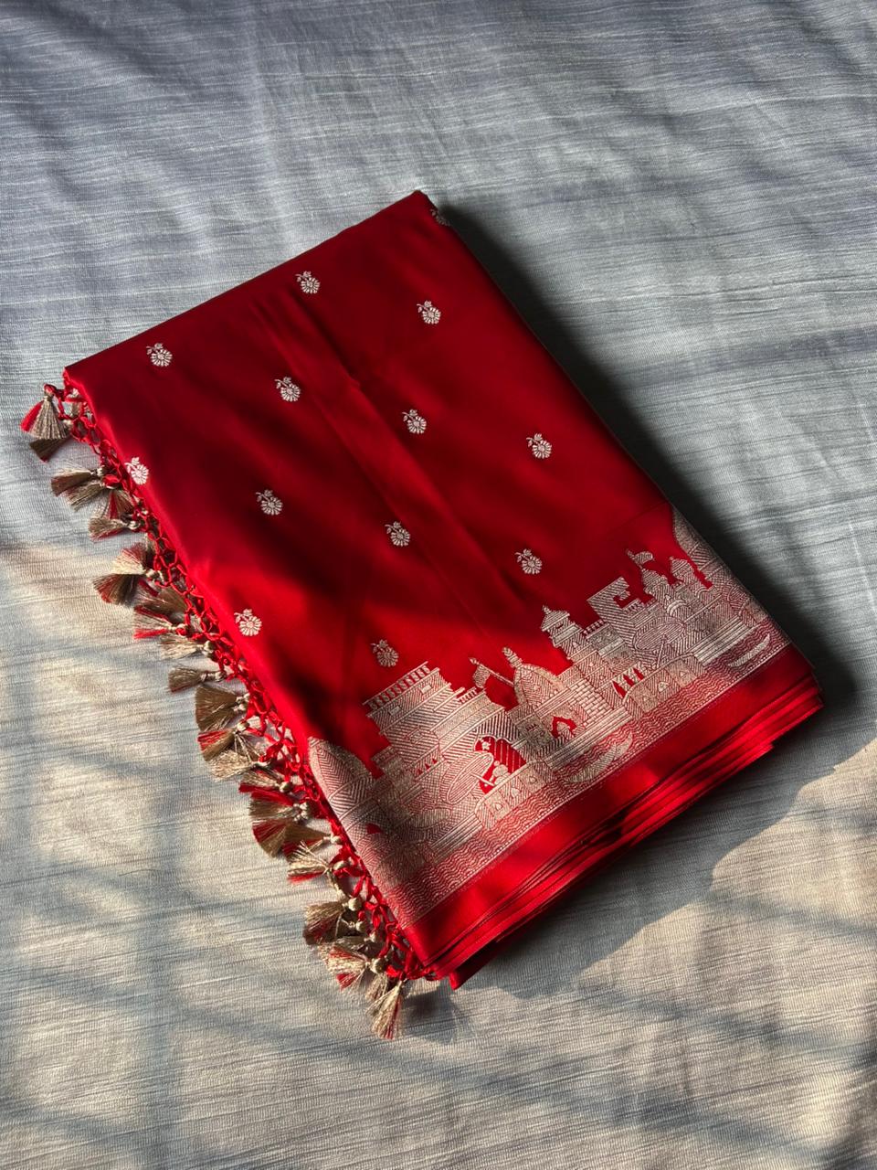 Sari de seda Mashru de Banaras Ghat en rojo chile | Cenefa de doble lado Ghat | Diseño tradicional Butti
