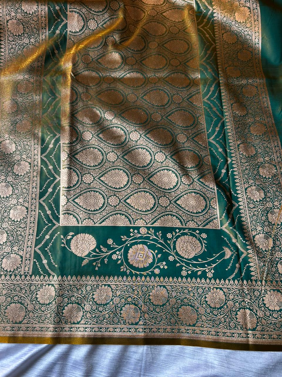 Kancha Neebu Lemon Green Satin Silk Banarasi Saree with Typical Butti & Double Pallu Design | Dhoop-Chaon Party Wear Saree