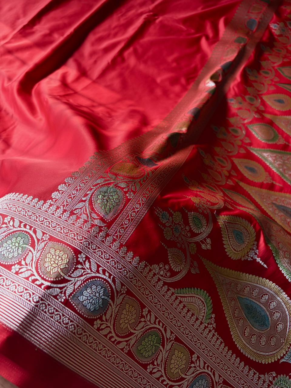 Hath Rang Lal Mirchi Red Mashru Silk Saree | Hand Painted Meenakari Border & Pallu | Premium Soft Silk Banarasi Saree