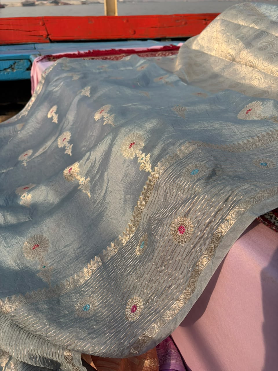 Premium Blended Raw Mango Silk Banarasi Saree – White with Red & Silver Meenakari